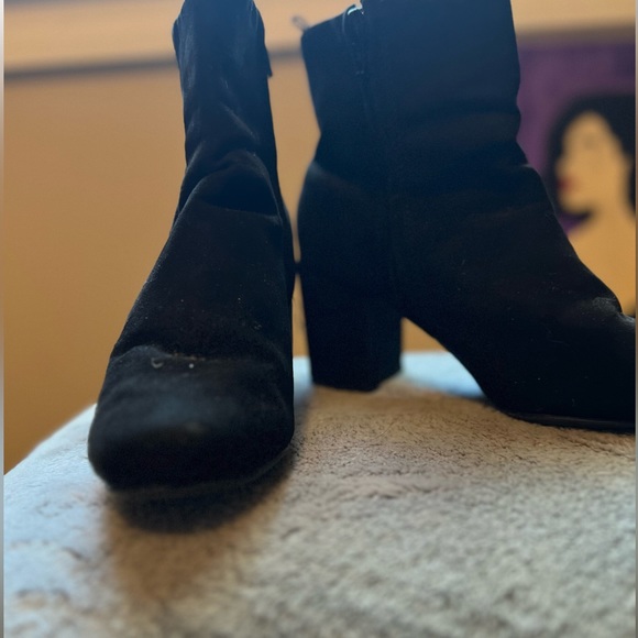 Old Navy booties - Picture 2 of 5